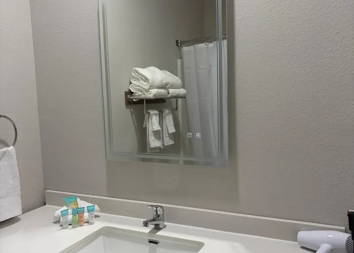 Deluxe Hotel